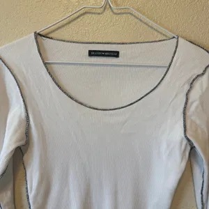 Brandy Melville White Ribbed Contrast Stitch Long Sleeve Top One Size thumbnail 3