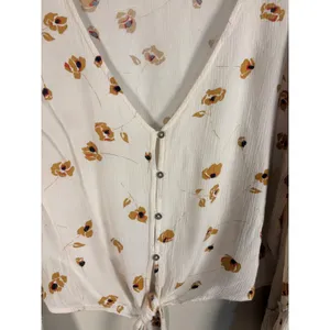 Billabong Lust Wild Floral Crop Tie Front Top Small Bell Sleeve Excellent Boho‎ thumbnail 6