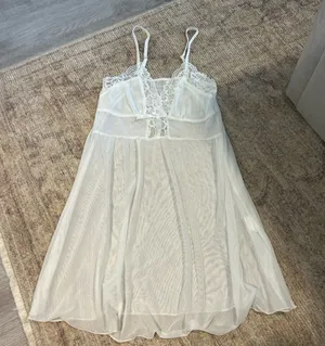 Elegant White Lace Nightgown thumbnail 1