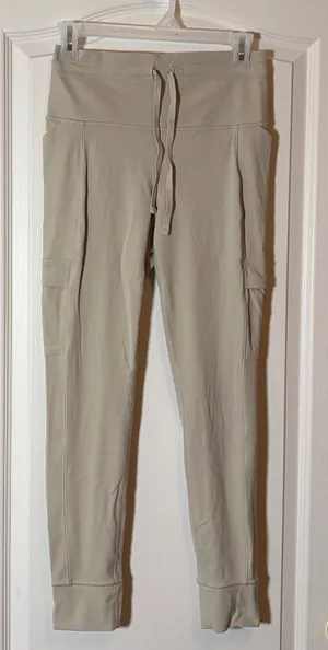 Athleta Salutation CARGO Pocket II Tight Pants - BEIGE Size M. Preloved thumbnail 1