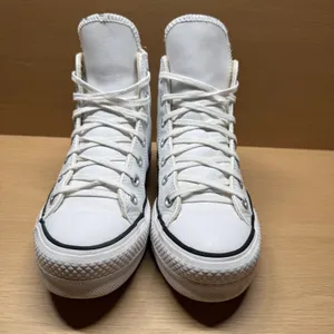 Converse‎ Chuck Taylor All Star Platform High Top White Leather Sneakers Women 7 thumbnail 2