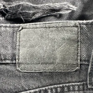 Aeropostale 90's Baggy Black Wash Button Fly Distressed Denim Jeans Size 0 thumbnail 15