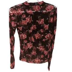 ✨HP✨F21 Contemporary Rose Print Top✨ thumbnail 7