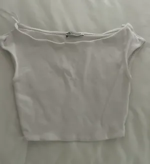 Zara Crop Top thumbnail 1