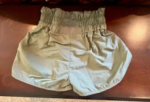 Green shorts thumbnail 2