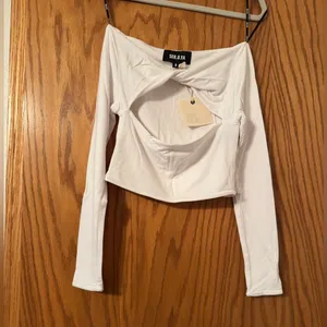 SER.O.YA Ellis Top - NWT - Size S - White Off Shoulder Crop Top thumbnail 3