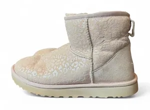UGG Classic Mini Snow Leopard Metallic Boots Women’s 9 Sheepskin Lined Pink thumbnail 1
