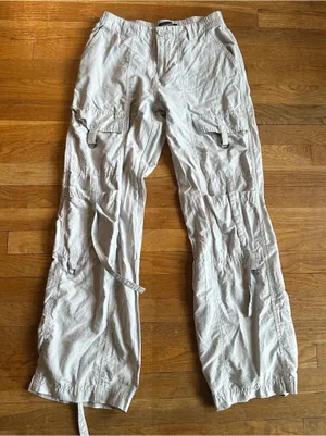 Aeropostale Light Grey Cargo Pants thumbnail 1