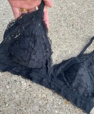 Brand New Black Bralette. Size M thumbnail 3