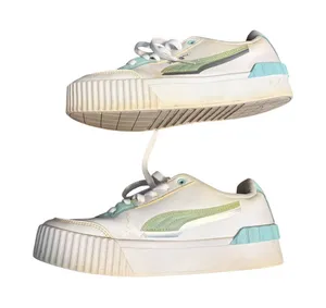 Puma Carina Street Platform Sneaker Pastel White Mint‎ Blue 384371-01 Size 8.5 thumbnail 1