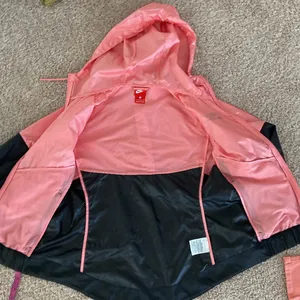 Nike wind proof jacket. Xs-s thumbnail 5