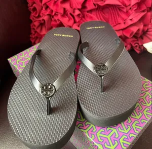 Tory Burch NWT  Thin leather Strap Black Platform Flip Flop NIX 6 thumbnail 4