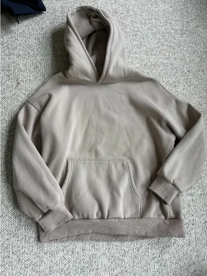 Amazon Tan sweatshirt thumbnail 1