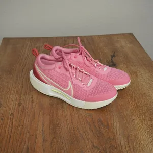 Nike‎ Air Max Volley Womens Size 8.5 Tennis Shoes Pink White Athletic Sporty thumbnail 2