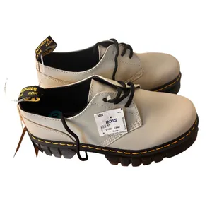 Dr. Martens 10M Audrick 1461 3-Eye Oxford Shoes Beige Platform Oxford Shoes thumbnail 7