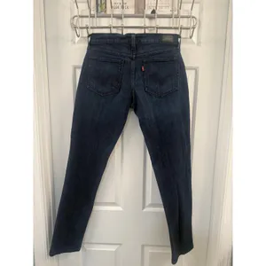 Levi’s Dark Wash Skinny Jeans Women’s Denim Slim Fit 11 pre loved thumbnail 5