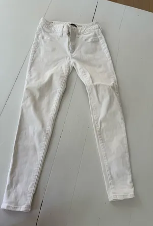 American Eagle white jeans 4 short thumbnail 1