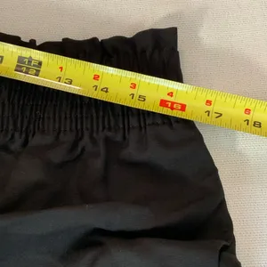 Ann Taylor The Flowy‎ Pull On Mid Short in Line thumbnail 4
