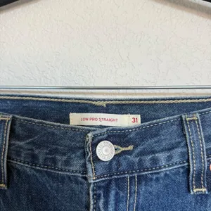 Levis Low Pro Straight Distressed Jeans Medium Wash Blue Denim Womens‎ Size 31 thumbnail 4