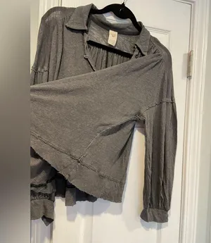 We The Free Free People Size M Gray Rush Hour Peasant Blouse Raw Hem Linen Long Sleeve thumbnail 5
