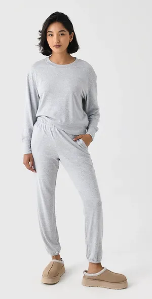 UGG Gable ll Sleep Top NWOT Size Large thumbnail 1