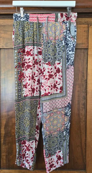 O easel Red Multi Patchwork Floral Pull-On Track Pants Large thumbnail 1