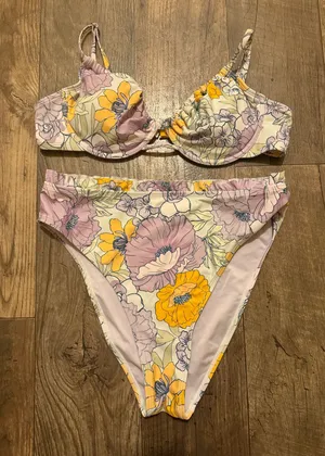 Cupshe High Waisted Bikini thumbnail 1