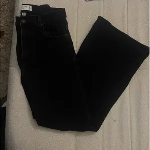 Abercrombie flair ultra high rise jeans thumbnail 1