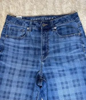 American Eagle Mom Straight medium-dark plaid/check stretch denim jeans Size 6 thumbnail 2