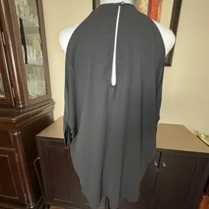 Wilfred Top Sz M Black Halter Cold Shoulder Knot Back Keyhole thumbnail 4