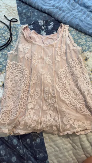 Lacy light pink top Size M thumbnail 2