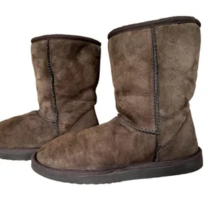 UGG Classic Short II Chocolate Size 7 thumbnail 4