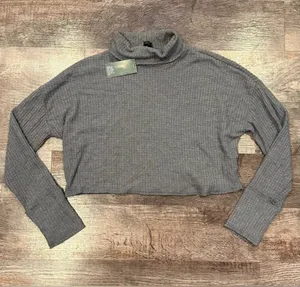 NWT Wild Fable Soft Gray Cropped Long Sleeve Turtleneck Small Waffle Knit thumbnail 1