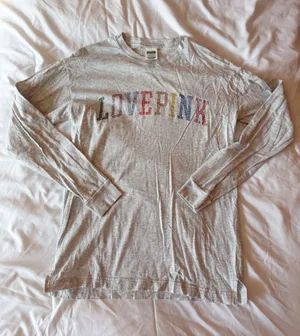 PINK Victoria’s Secret Light Grey Long Sleeve Tee Size XS thumbnail 1