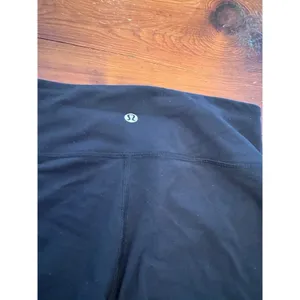Lululemon Cropped Leggings Size 4 Black thumbnail 5