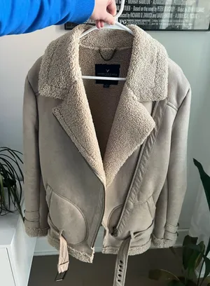 American Eagle women’s beige Sherpa lined jacket size met  thumbnail 1