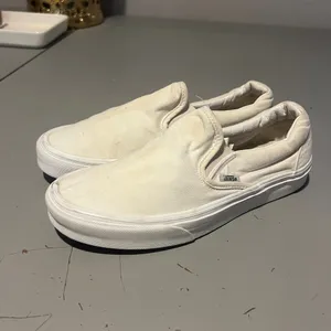 Vans Classic Slip-On White Canvas Sneakers Men’s 6.5 / Women’s 8 thumbnail 6