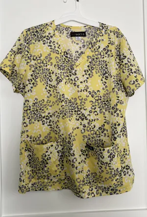 Koi Scrub top Yellow Size M thumbnail 1