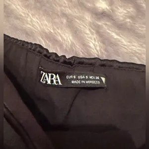 ZARA STRAPLESS SATIN EFFECT DRESS thumbnail 4