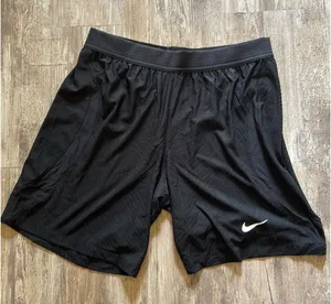 Men’s Nike slim fit shorts thumbnail 1