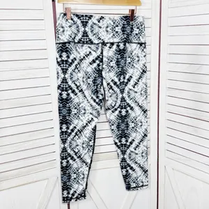 Victoria’s Secret Sport Tie Dye‎ Crop High Waist Leggings Black White Large thumbnail 3