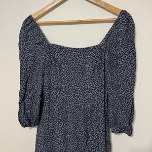 Abercrombie & Fitch Square-neck Midi Dress Size Small Tall Navy Leopard Print thumbnail 4