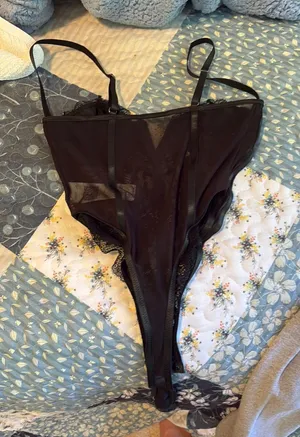 SheIn lace bodysuit thumbnail 1