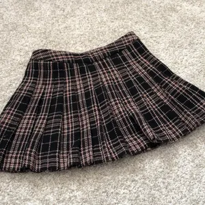 Plaid mini skirt thumbnail 9