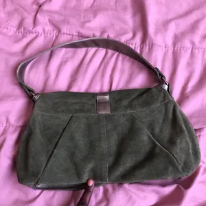 Y2K 2000s Green Suede Shoulder Baguette Hand Bag Purse Grunge Mcbling Silver Studs O-ring #Biker #Alt #Whimsygoth #Baddie #Trendy Measurement in pics thumbnail 2
