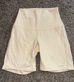 Lululemon Align High-Rise Short 6" Butter Cream size 0 thumbnail 1