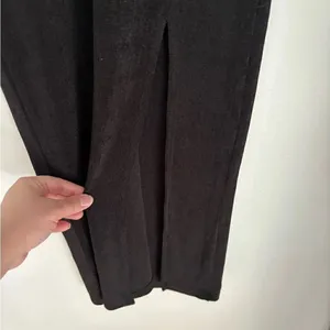 Princess Polly Long Skirt Front Slit Size US 4 Black thumbnail 6
