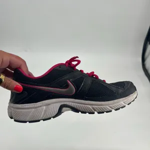 Nike Dart 9 Shoes Womens 10 Athletic Running Sneakers 443863-018 Black Pink Mesh thumbnail 4