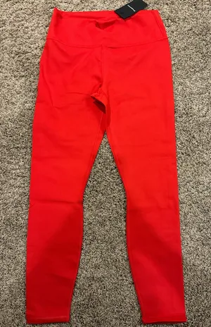 Fabletics brand new red Leggings thumbnail 1
