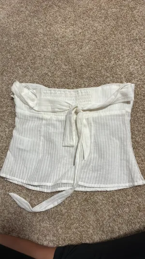Isabelle's Cabinet Top thumbnail 3